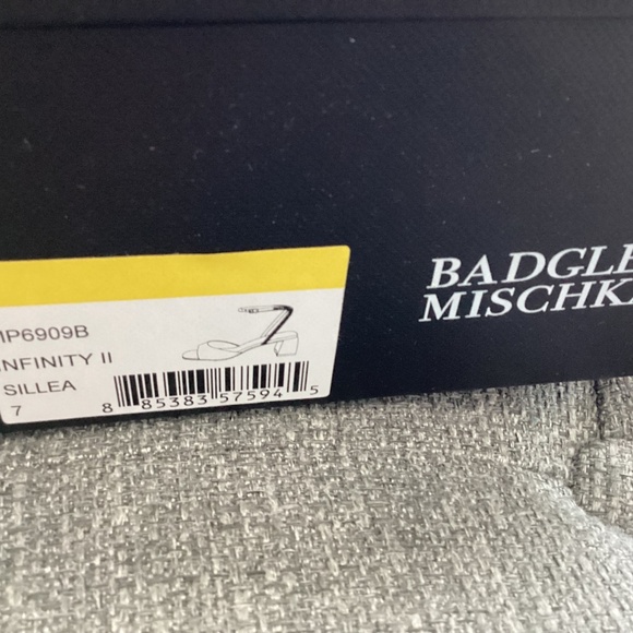 Badgley Mischka Collection Infinity II Sandal (Women), size 7M - Picture 9 of 13